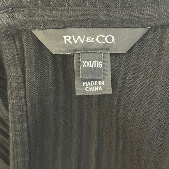 Plus Size XXL RW&CO. Black Textured Short Sleeve Top - Picture 6 of 6